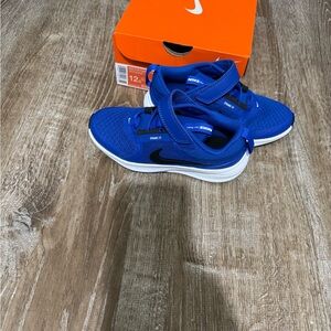 Nike Kids Royal Blue and Black Hook-and-Loop Sneakers